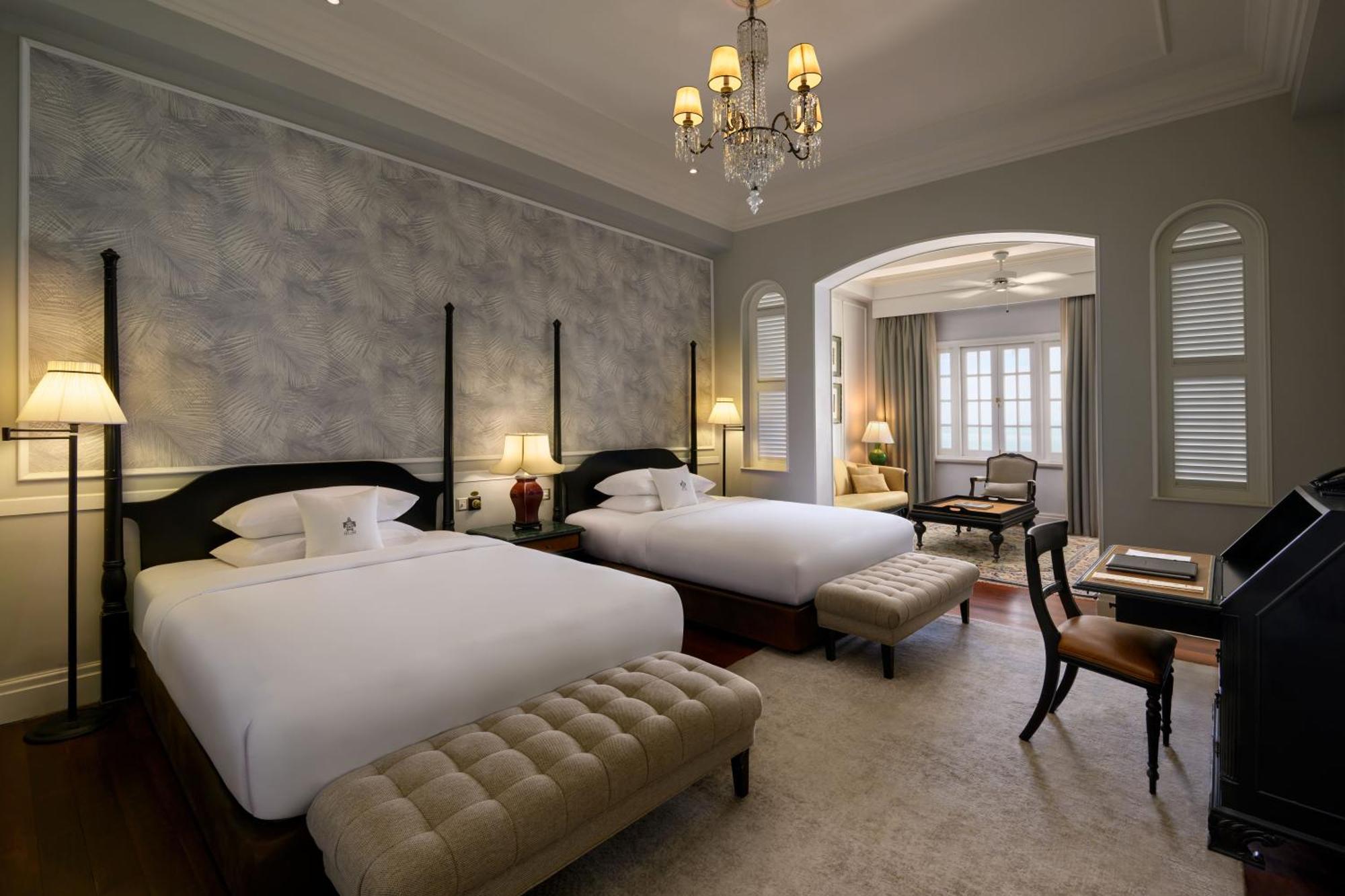 Eastern & Oriental Hotel 5*